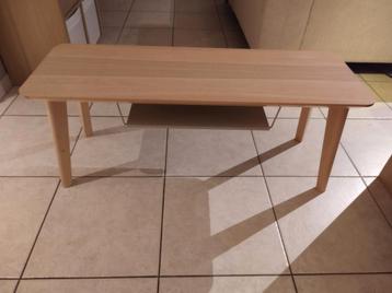 houten tafeltje  beschikbaar voor biedingen