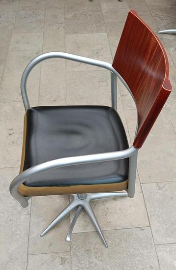 kappersstoelen beschikbaar voor biedingen