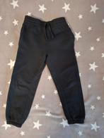 Pantalon de survêtement noir taille 98/104, Enlèvement, Utilisé, Garçon ou Fille, Vêtements de sport ou Maillots de bain