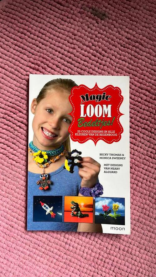 Monica Sweeney - Magic loom bedeltjes!, Livres, Livres pour enfants | Jeunesse | Moins de 10 ans, Enlèvement ou Envoi