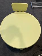 Table et une chaise IKEA, Enfants & Bébés, Chambre d'enfant | Tables & Chaises, Comme neuf