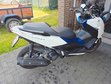 Honda forza 125cc bj 2016 beschikbaar voor biedingen