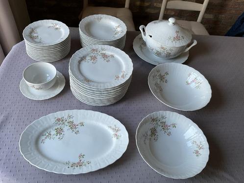 Compleet eetservies in porselein, Huis en Inrichting, Keuken | Servies, Bord(en), Porselein, Ophalen