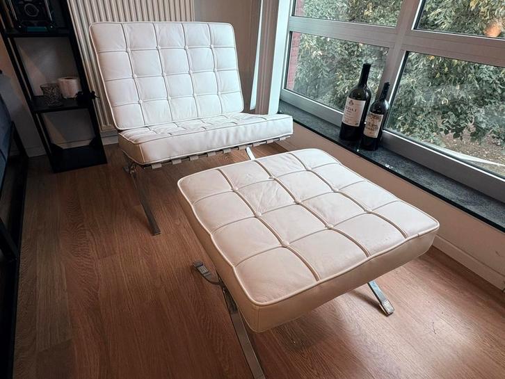 Barcelona Chair met voetenbank, Huis en Inrichting, Fauteuils, Zo goed als nieuw, Leer, 75 tot 100 cm, 75 tot 100 cm, Ophalen