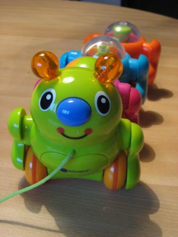 MUZIKALE TREK-RUPS MET FLIKKERENDE OORTJES - ITSIMAGICAL  beschikbaar voor biedingen