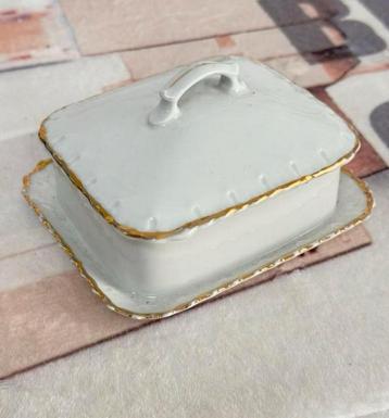 Botervloot Victoria CzechoSlovakian Bone China Butter-dish beschikbaar voor biedingen