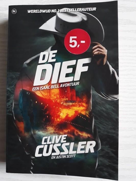 Boek Cussler – De dief, Boeken, Thrillers, Zo goed als nieuw, België, Ophalen of Verzenden