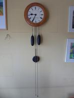 Grenen wandklok, Huis en Inrichting, Woonaccessoires | Klokken, Ophalen, Gebruikt, Wandklok