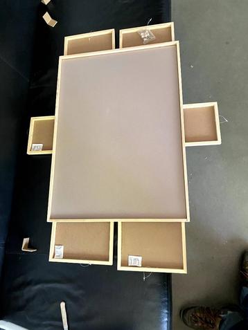 puzzel tafel beschikbaar voor biedingen