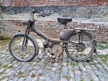 Mobylette Motoconfort AU44 a restaurer ou pour pièces  beschikbaar voor biedingen
