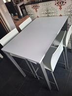 Hoge tafel en 4 barkrukken, Ophalen