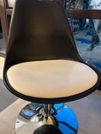 4 moderne stoelen, Huis en Inrichting, Stoelen, Ophalen, Kunststof, Zwart, Zo goed als nieuw