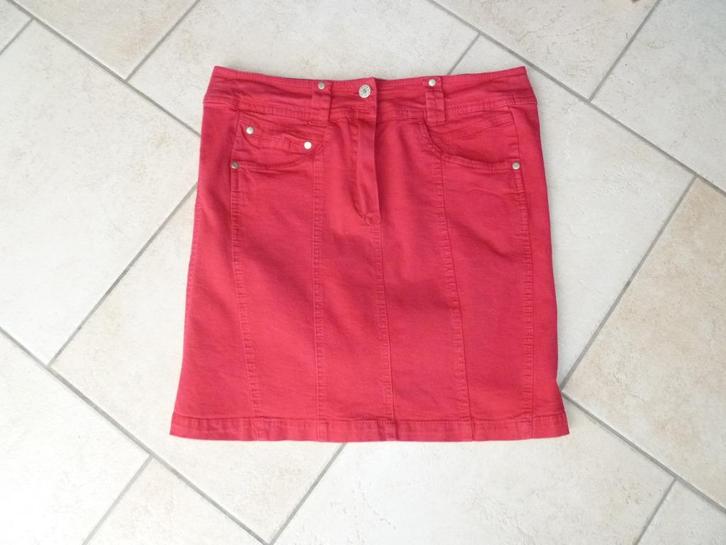 jupe rouge taille 38, Vêtements | Femmes, Jupes, Comme neuf, Taille 38/40 (M), Rouge, Enlèvement ou Envoi