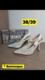 Dior Hakken, Enlèvement, Comme neuf