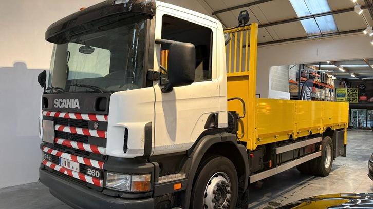 Scania 94G 260 – 4x2 Open Laadbak Semi-automaat  227.000 km, Auto's, Vrachtwagens, Particulier, ABS, Airconditioning, Bluetooth
