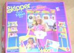 BARBIE: Shop Skipper 1990 T-shirt in doos, Gebruikt, Ophalen of Verzenden, Accessoires