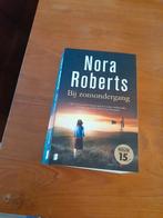 Nora Roberts.  Bij zonsondergang.9000 Gent, Ophalen of Verzenden, Gelezen