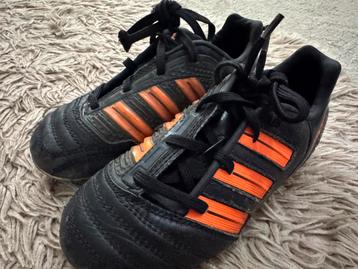 Adidas voetbalschoenen maat 30 beschikbaar voor biedingen