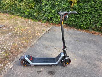 NIU KQi3 Max Electric Scooter | Range 65km  beschikbaar voor biedingen