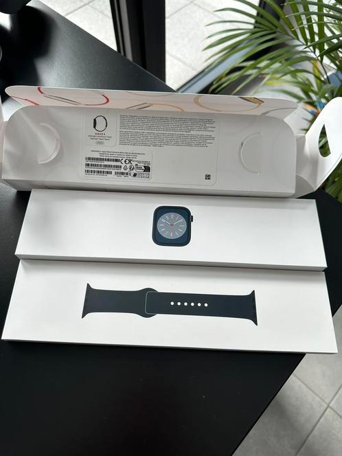 Apple Watch Series 8 45mm • Midgnight • GPS + Cellulaire, Bijoux, Sacs & Beauté, Montres connectées, Comme neuf, Bleu, GPS, Étanche