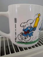 Mok Arcopal Smurfen Smurfin 1983 taart baksmurf, Verzamelen, Smurfen, Ophalen of Verzenden, Zo goed als nieuw, Smurfin, Gebruiksvoorwerp