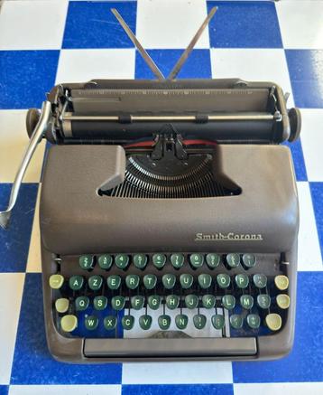 Oude typemachine Corona Smith Sterling 1949 in koffer