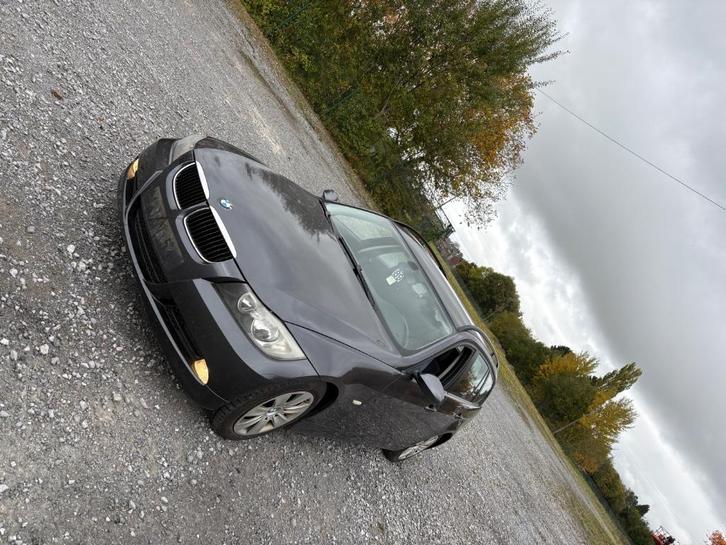 BMW 318d, Auto's, BMW, Particulier, 3 Reeks, Diesel, Euro 4, Break, 5 deurs, Handgeschakeld, Zilver of Grijs, Zwart, Stof, Voorwielaandrijving