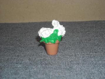 Lundby plant met 2 witte bloemen beschikbaar voor biedingen