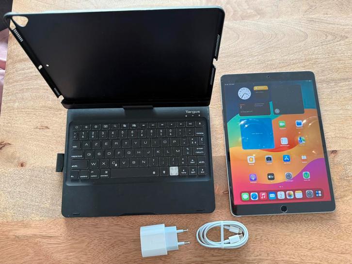 ipad Pro 10.5 inch Wifi 64 gb met Toetsenbord, Computers en Software, Apple iPads, Zo goed als nieuw, Apple iPad Pro, Wi-Fi, 64 GB