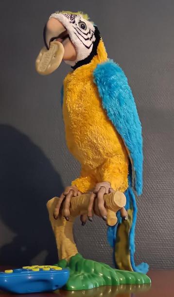 HASBRO squawkers mccaw papegaai met afstandsbediening beschikbaar voor biedingen