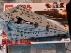 Star Destroyer du Premier Ordre + livre Star Wars lego, Comme neuf, Lego, Envoi