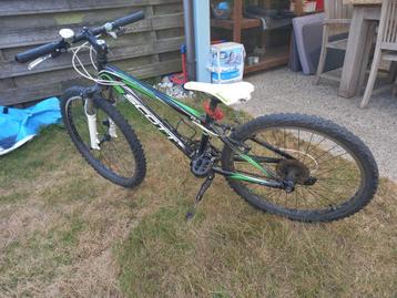 Jongensfiets/Ruiterhelm beschikbaar voor biedingen