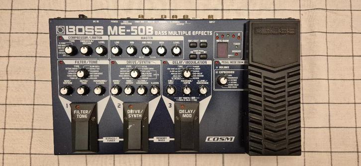 Boss ME50B - Multi-effect voor basgitaar, Musique & Instruments, Effets, Utilisé, Multi-effet, Enlèvement ou Envoi
