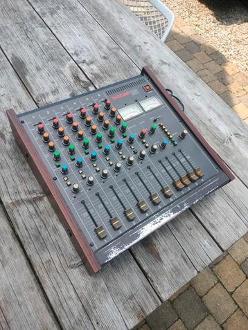 Tascam M-106 6-kanaals analoge vintage mixer beschikbaar voor biedingen