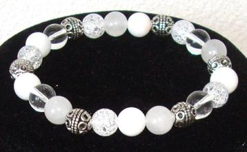 Armband van halfedelsteen in wittinten beschikbaar voor biedingen