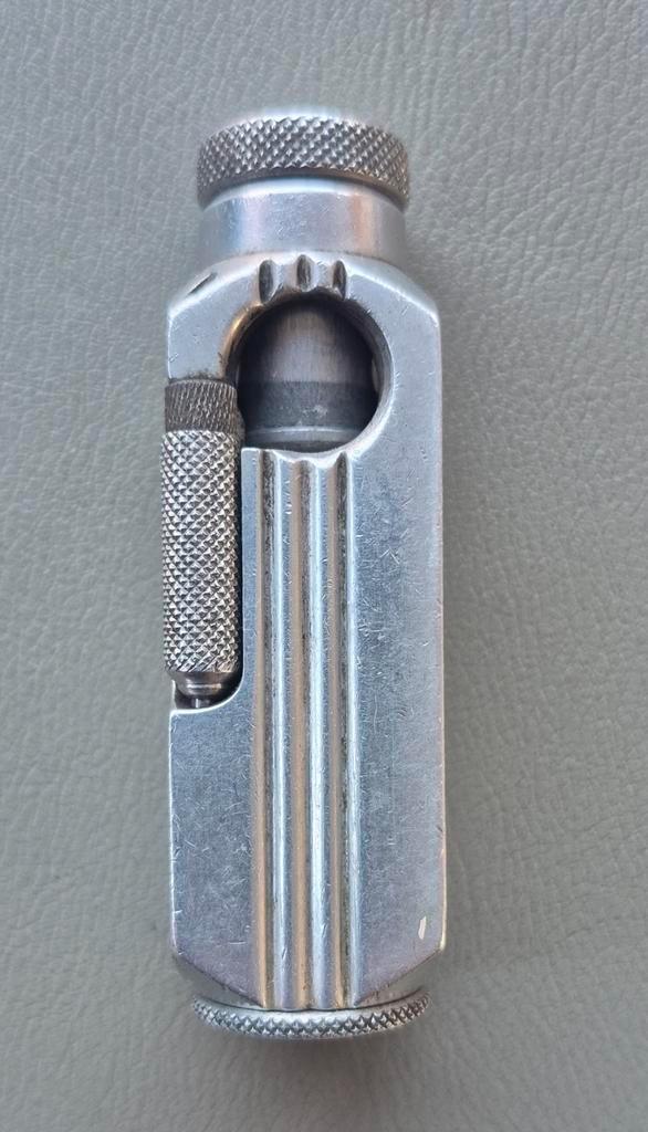 Briquet à essence français ancien Flambeau 1948, Collections, Articles de fumeurs, Briquets & Boîtes d'allumettes, Utilisé, Briquet