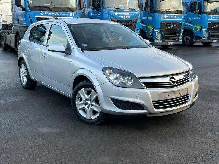 •⁠  ⁠Opel Astra  •⁠  ⁠05/12/2012 •⁠  ⁠124000.km, Autos, Opel, Entreprise, Astra, ABS, Airbags, Air conditionné, Ordinateur de bord