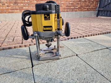 DeWALT DWE625 Bovenfrees - 2300W beschikbaar voor biedingen