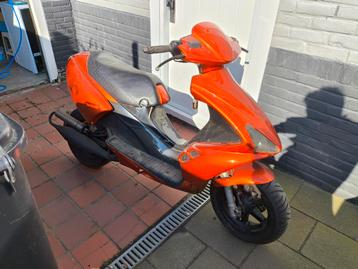 Iconische 90's scooter te koop. Benelli 491 gt watergekoeld  beschikbaar voor biedingen