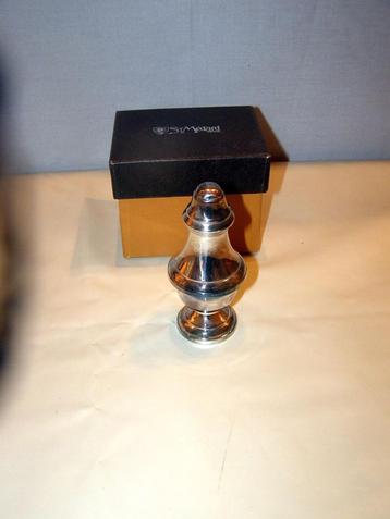 Goudsmeden: „St Médard Orfèvres” verzilverd zoutvaatje beschikbaar voor biedingen