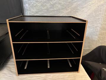 DUURZAME, GERECYCLEERD HOUT - SORTEERSCHAPPEN beschikbaar voor biedingen