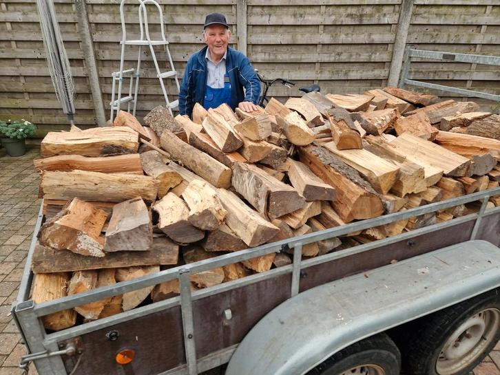 Ik wil graag mijn droog brandhout ruilen voor ..., Tuin en Terras, Brandhout, Ophalen