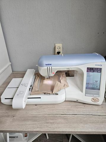 Brother 1500D innovis Disney Borduurmachine Compleet beschikbaar voor biedingen