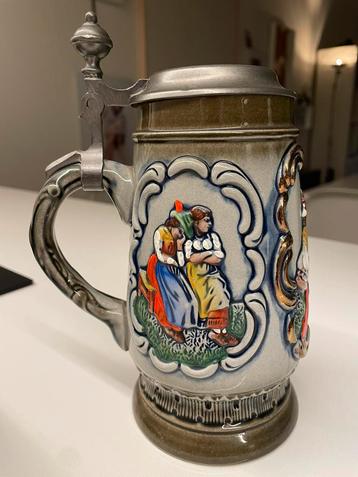 Authentieke Duitse bierpul van KING – Handbeschilderd (0,5L) beschikbaar voor biedingen