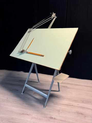 Prachtige Kramer Ahrend de Cirkel Rietveld tekentafel Reply beschikbaar voor biedingen