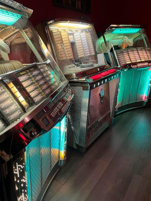 Wurlitzer 2104  Completely Rebuild. - Bluetooth, Verzamelen, Automaten | Jukeboxen, Zo goed als nieuw, Wurlitzer, 1950 tot 1960
