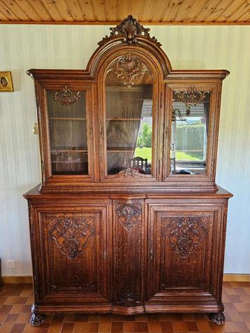 Buffet deux-corps en chêne massif – Style Louis XIII, Enlèvement