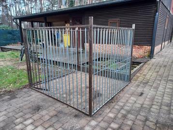 Hondenhok beschikbaar voor biedingen