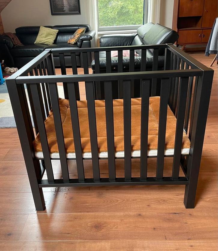 Baby verschoningstafel + Babybox + ververskussens merk: quax, Kinderen en Baby's, Babyparken, Rond, Boxkleed, Ophalen