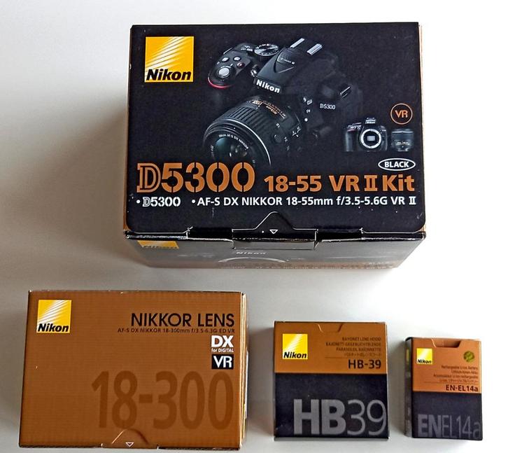 NIKON D5300  +  Nikon lenzen 18-55  en  18-300, Audio, Tv en Foto, Fotocamera's Digitaal, Gebruikt, Spiegelreflex, Nikon, Ophalen